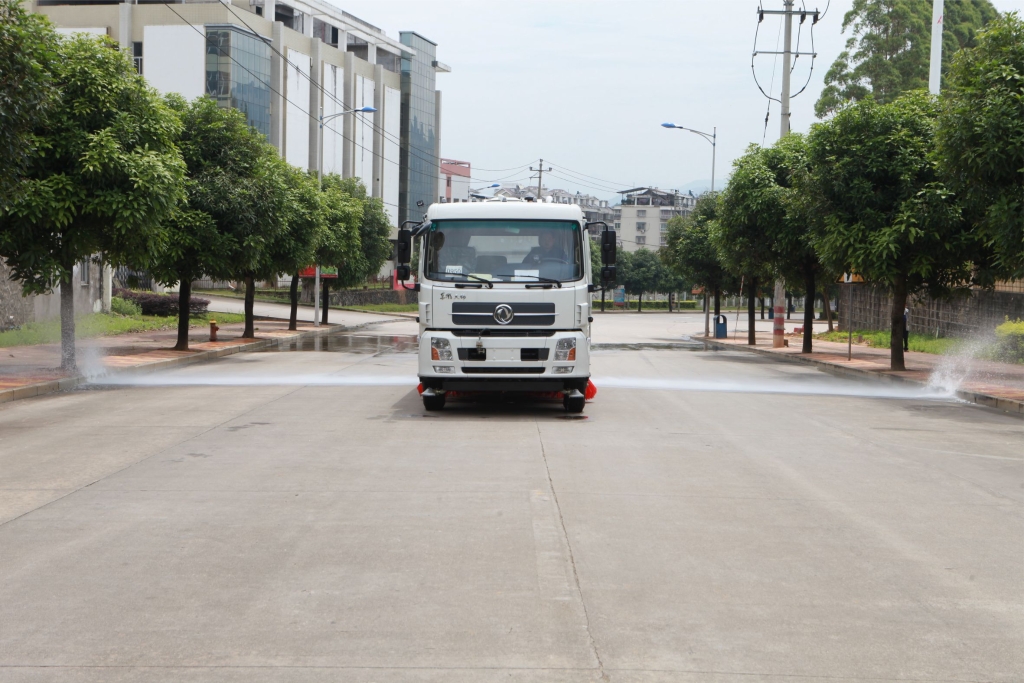 福龙马：6月预中标4个环卫服务项目