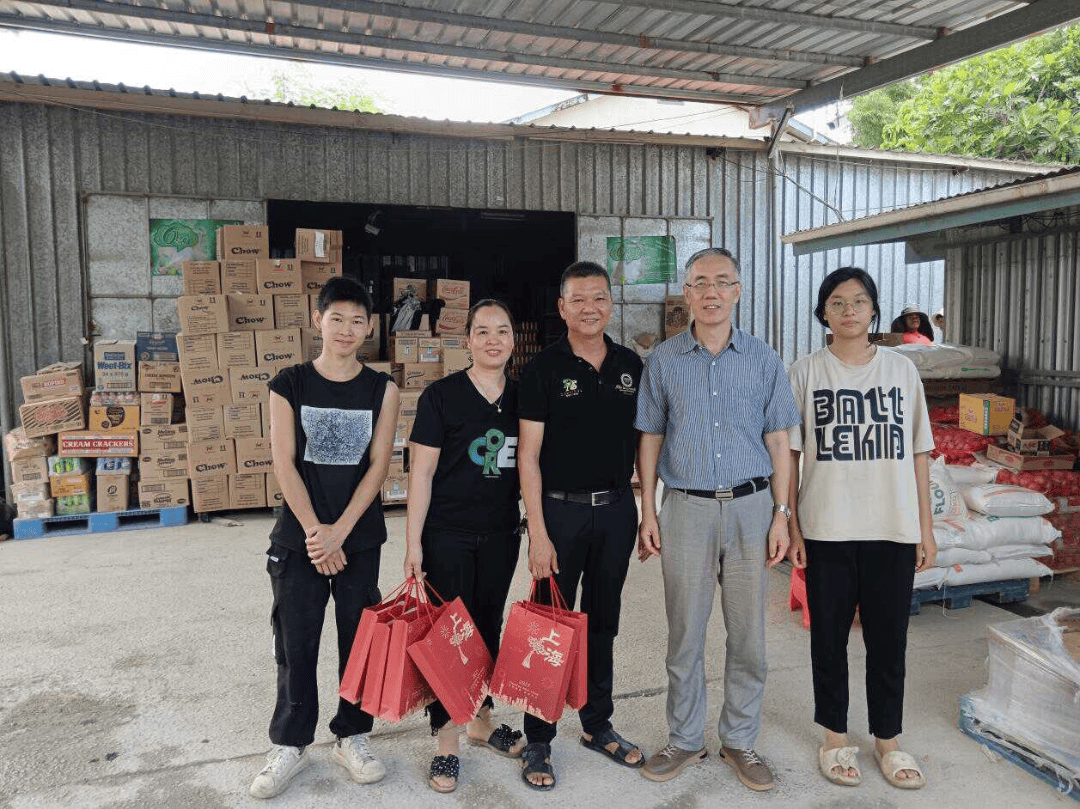 刘为民大使出席中汤农业物资交接仪式并拜会汤加新任农业、食品和林业大臣哈拉瓦塔乌