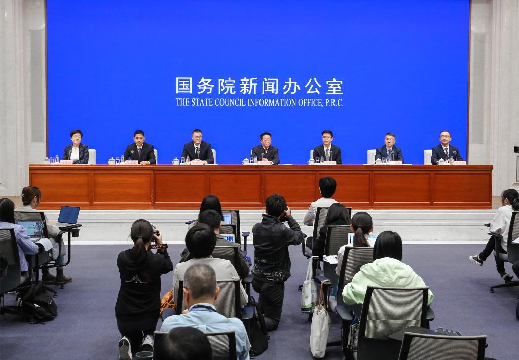 民政部社会救助司负责人张伟：积极推动出台社会救助法，为基本民生保障提供法治支撑